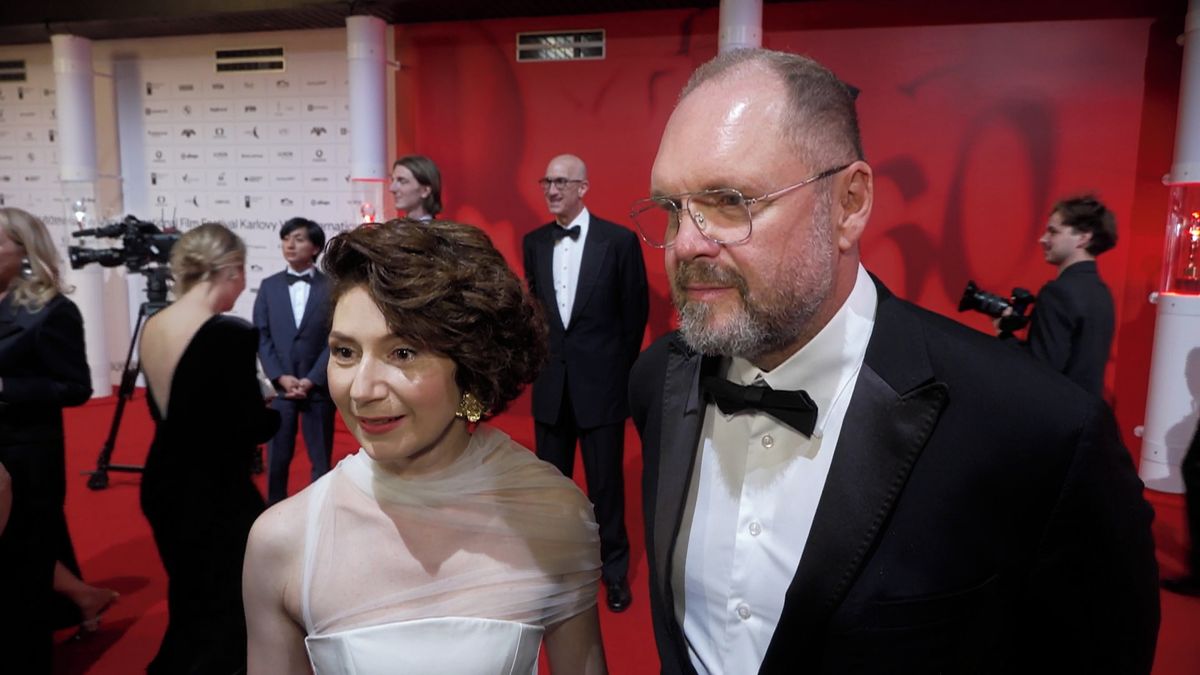 Výdrž jako zamlada: Manžel Marthy Issové David Ondříček (57) pařil ve Varech skoro do šesti ráno. Řekl, co ho nakoplo